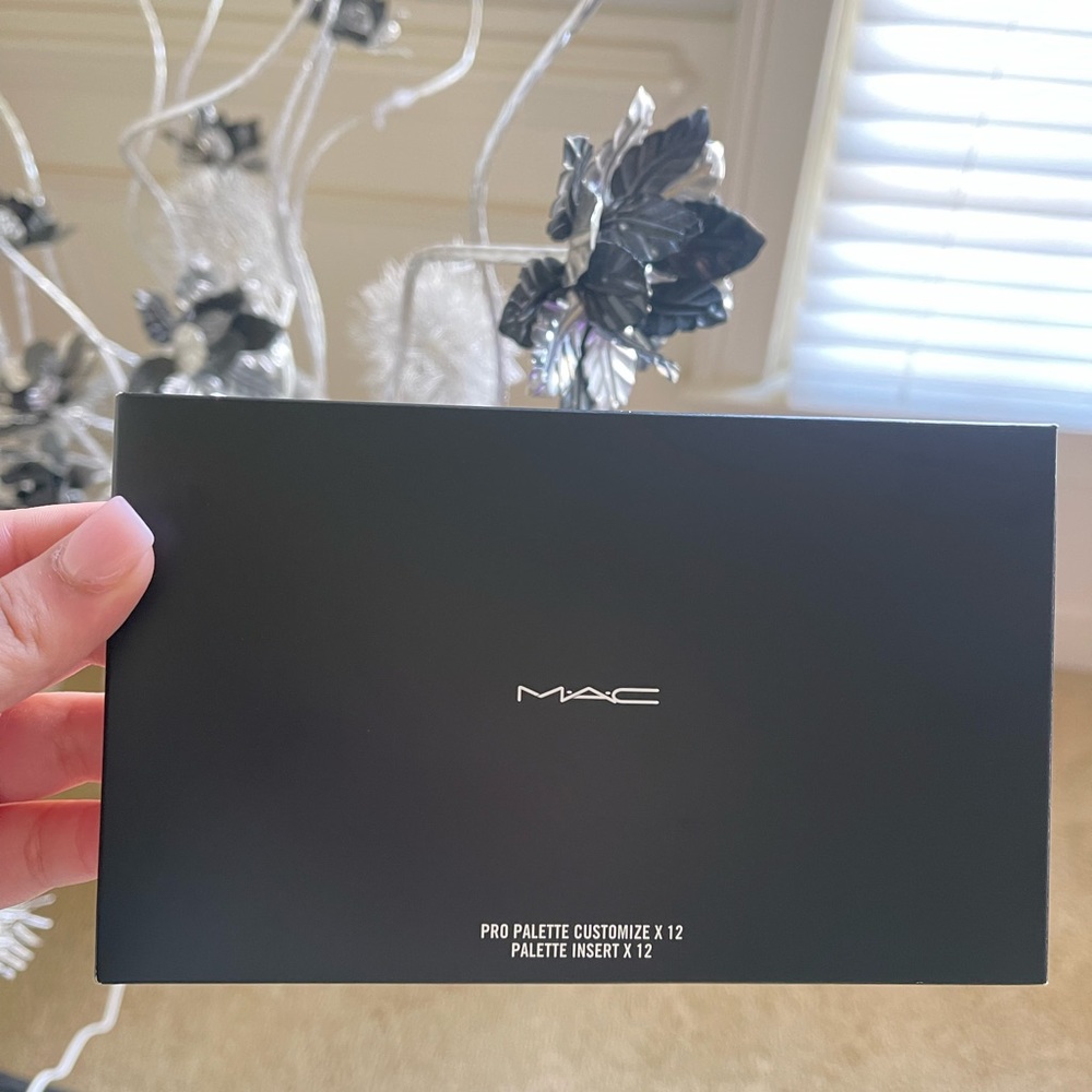 MAC customizable palette